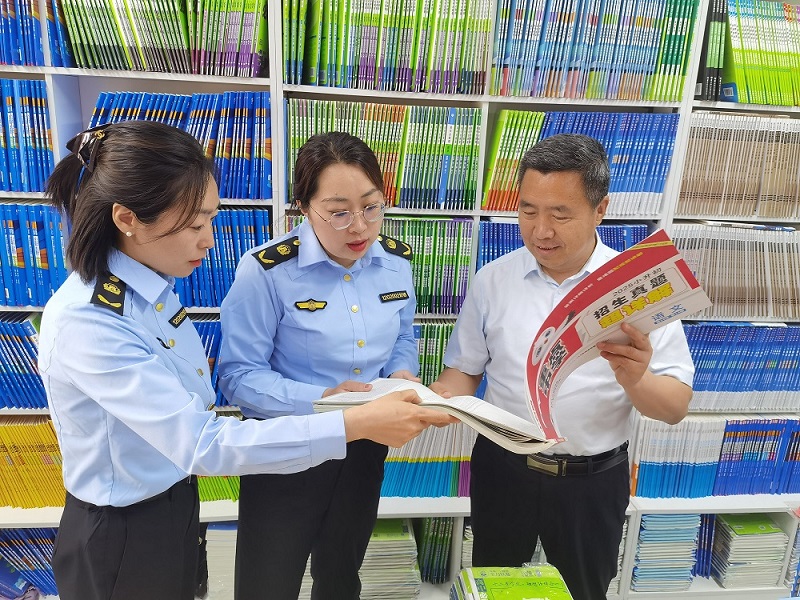 驻市委宣传部纪检监察组深入一线实地督查校园周边书店