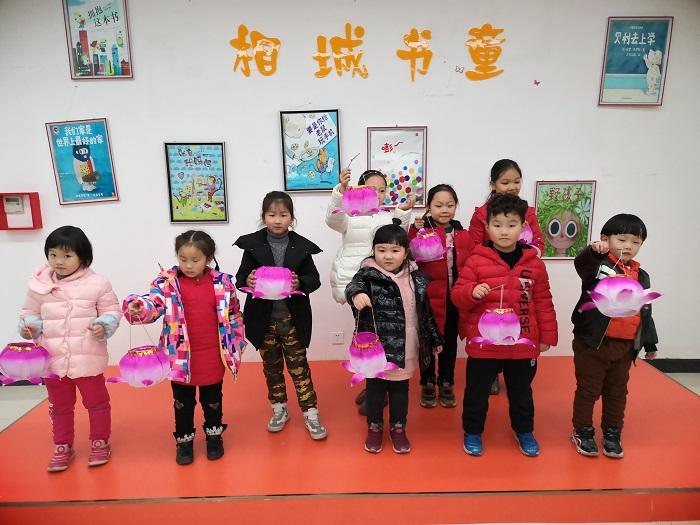 市图书馆举办“相城书童”手工故事会